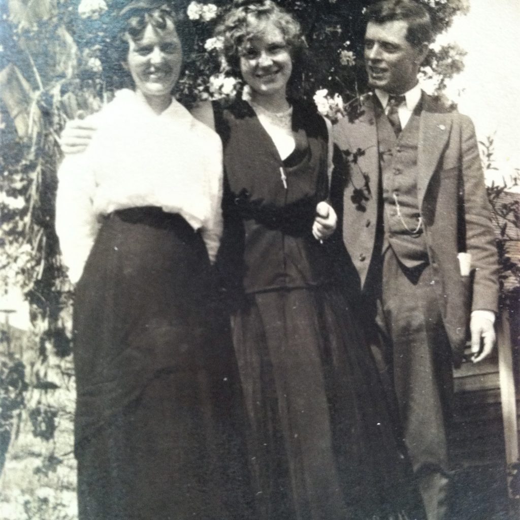 Gustine Smith, Laura Hall, and Jacob Smith in California in 1915
